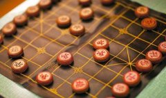 <b>下象棋十句口诀（学习下棋时的十条口诀和技巧</b>